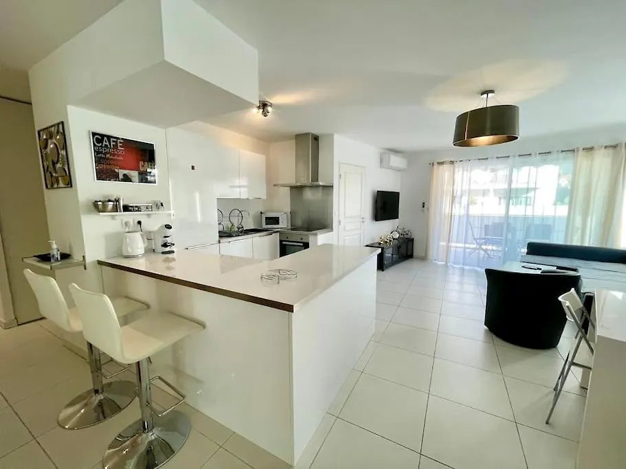 Appartement Centre De Cannes - 2 Pieces - Garage 0*,