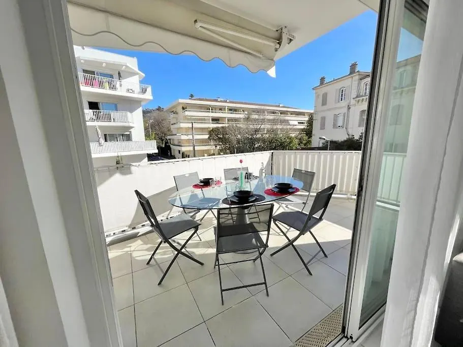 Appartement Centre De Cannes - 2 Pieces - Garage 0*,  Francja