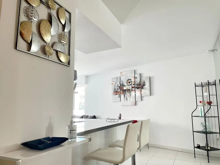 Апартаменты Appartement Centre De Cannes - 2 Pieces - Garage